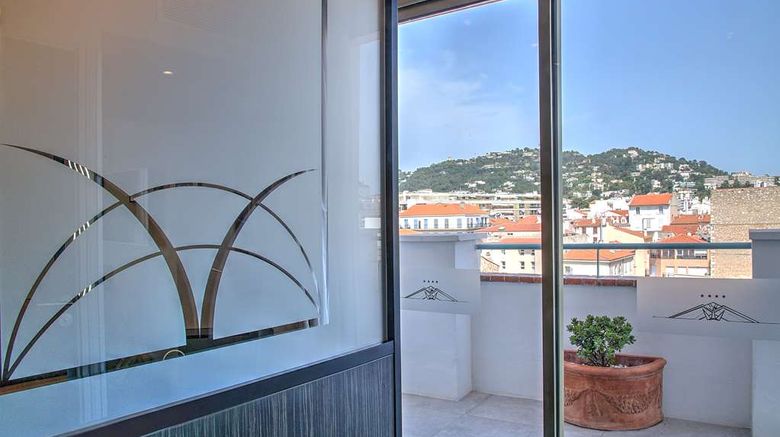 <b>Best Western Premier Mondial Suite</b>. Images powered by <a href="https://iceportal.shijigroup.com/" title="IcePortal" target="_blank">IcePortal</a>.