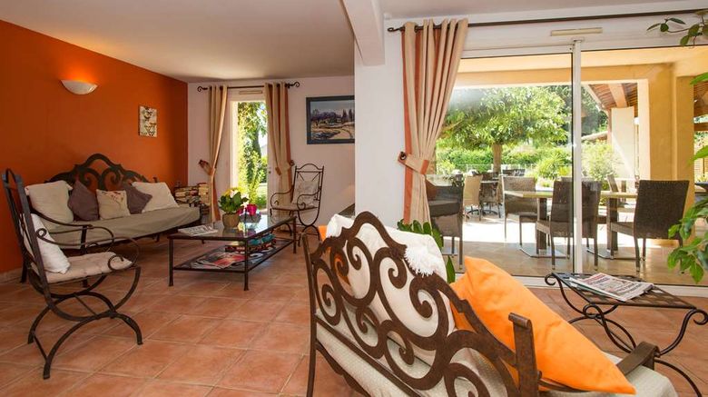 <b>Best Western Hotel Aurelia Lobby</b>. Images powered by <a href="https://iceportal.shijigroup.com/" title="IcePortal" target="_blank">IcePortal</a>.