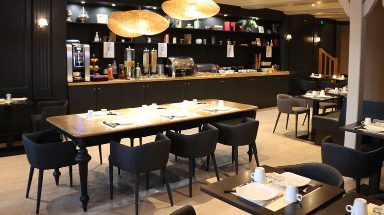 <b>Best Western Le Cheval Blanc Restaurant</b>. Images powered by <a href="https://iceportal.shijigroup.com/" title="IcePortal" target="_blank">IcePortal</a>.