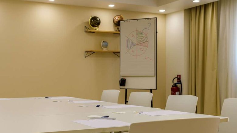 <b>Best Western Plus Ajaccio Amiraute Meeting</b>. Images powered by <a href="https://iceportal.shijigroup.com/" title="IcePortal" target="_blank">IcePortal</a>.
