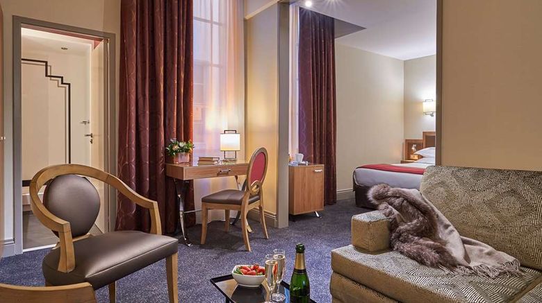 <b>Best Western Bordeaux Bayonne Etche-Ona Suite</b>. Images powered by <a href="https://iceportal.shijigroup.com/" title="IcePortal" target="_blank">IcePortal</a>.