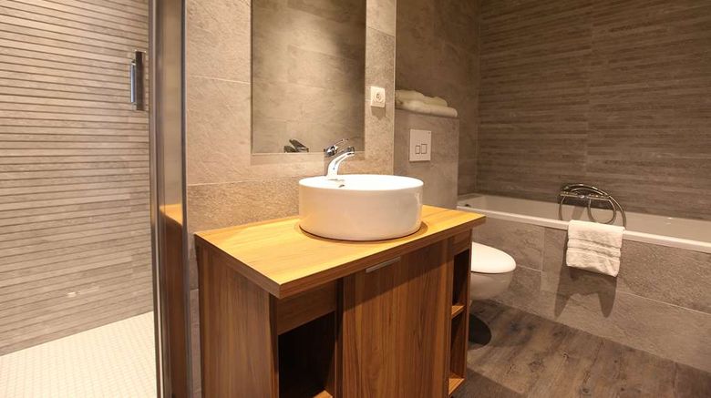 <b>Best Western Hotel de Paris Suite</b>. Images powered by <a href="https://iceportal.shijigroup.com/" title="IcePortal" target="_blank">IcePortal</a>.