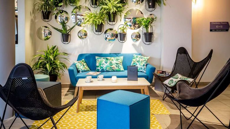 <b>Best Western Plus Vannes Centre Ville Lobby</b>. Images powered by <a href="https://iceportal.shijigroup.com/" title="IcePortal" target="_blank">IcePortal</a>.