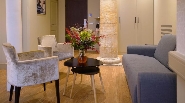 <b>Best Western Plus Hotel Litteraire Suite</b>. Images powered by <a href="https://iceportal.shijigroup.com/" title="IcePortal" target="_blank">IcePortal</a>.