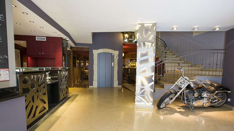 <b>Best Western Plus Cannes Riviera & Spa Lobby</b>. Images powered by <a href="https://iceportal.shijigroup.com/" title="IcePortal" target="_blank">IcePortal</a>.