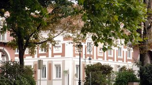 Hotel de la Bourse, Sure Hotel