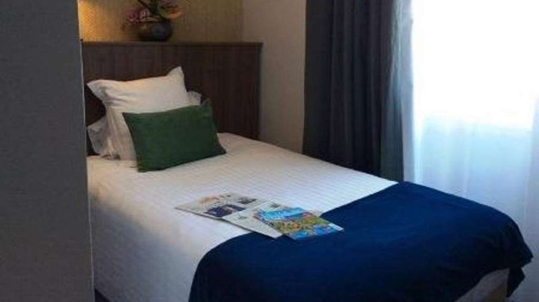 <b>Best Western Hotel Le Duguesclin Room</b>. Images powered by <a href="https://iceportal.shijigroup.com/" title="IcePortal" target="_blank">IcePortal</a>.