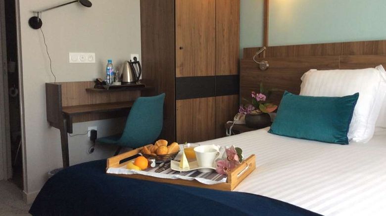 <b>Best Western Hotel Le Duguesclin Room</b>. Images powered by <a href="https://iceportal.shijigroup.com/" title="IcePortal" target="_blank">IcePortal</a>.