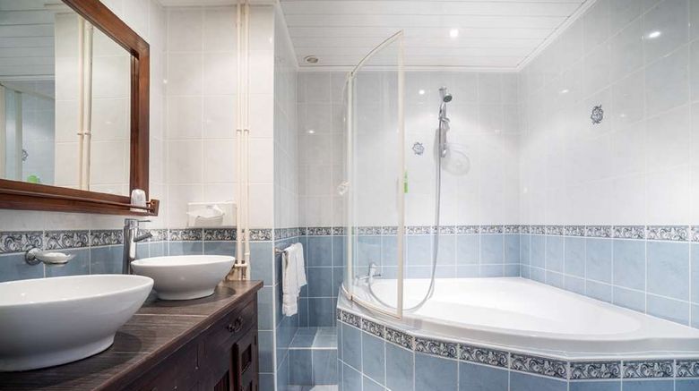 <b>Best Western Hotel Ile De France Room</b>. Images powered by <a href="https://iceportal.shijigroup.com/" title="IcePortal" target="_blank">IcePortal</a>.