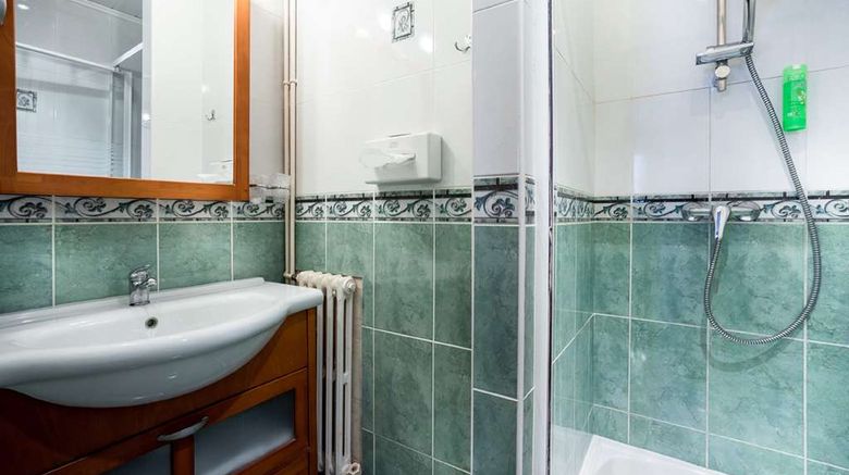 <b>Best Western Hotel Ile De France Room</b>. Images powered by <a href="https://iceportal.shijigroup.com/" title="IcePortal" target="_blank">IcePortal</a>.