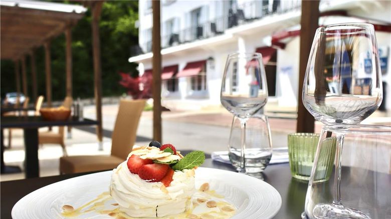 <b>Best Western Hotel Ile De France Health</b>. Images powered by <a href="https://iceportal.shijigroup.com/" title="IcePortal" target="_blank">IcePortal</a>.