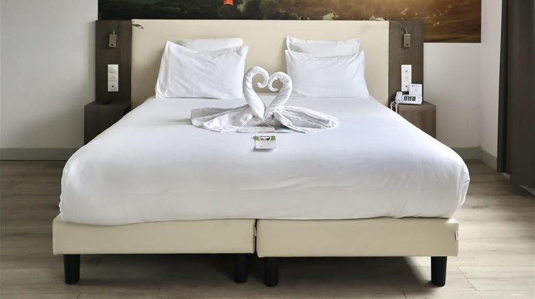 <b>Best Western Hotel Ile De France Suite</b>. Images powered by <a href="https://iceportal.shijigroup.com/" title="IcePortal" target="_blank">IcePortal</a>.