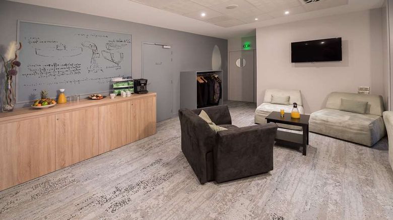 <b>Best Western Plus Villa St Antoine & Spa Lobby</b>. Images powered by <a href="https://iceportal.shijigroup.com/" title="IcePortal" target="_blank">IcePortal</a>.