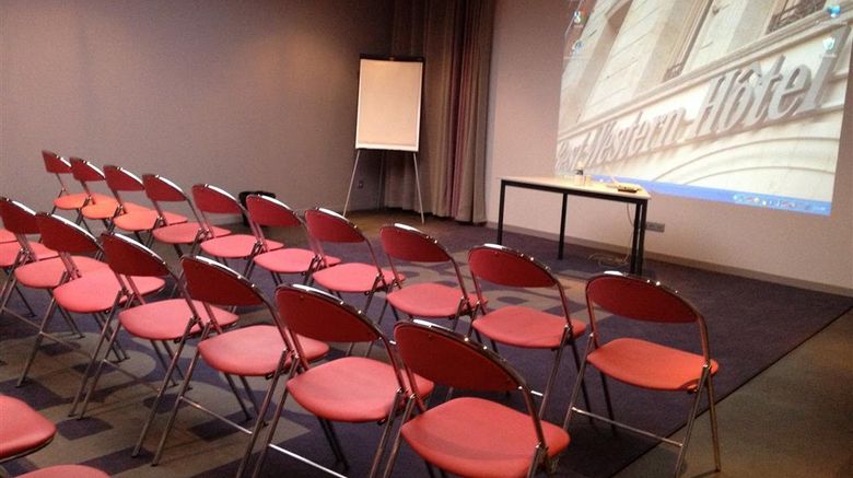 <b>Best Western Hotel de la Breche Meeting</b>. Images powered by <a href="https://iceportal.shijigroup.com/" title="IcePortal" target="_blank">IcePortal</a>.