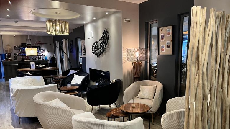 <b>Best Western La Mare O Poissons Lobby</b>. Images powered by <a href="https://iceportal.shijigroup.com/" title="IcePortal" target="_blank">IcePortal</a>.