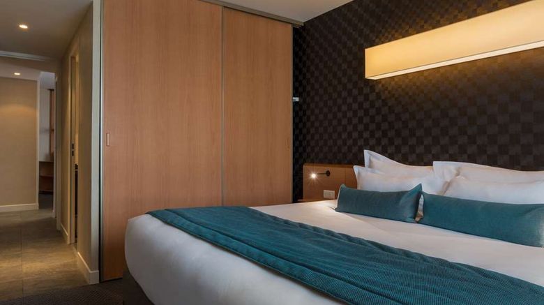 <b>Best Western Plus Paris Saclay Suite</b>. Images powered by <a href="https://iceportal.shijigroup.com/" title="IcePortal" target="_blank">IcePortal</a>.
