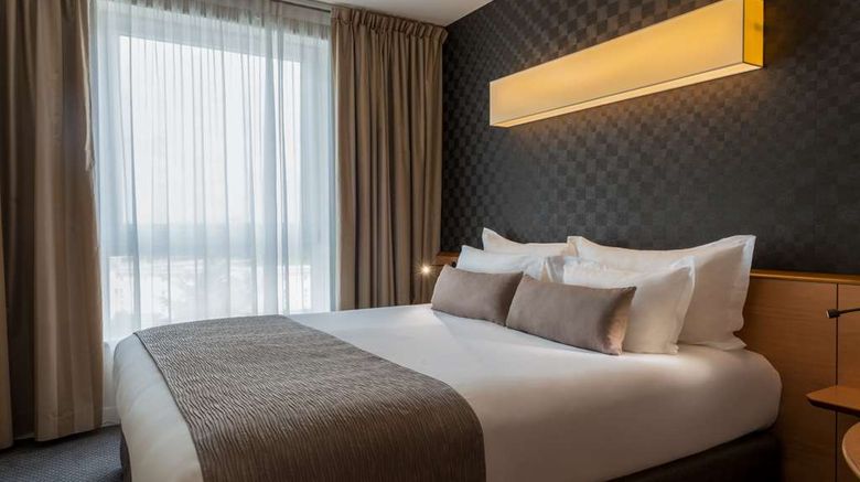 <b>Best Western Plus Paris Saclay Room</b>. Images powered by <a href="https://iceportal.shijigroup.com/" title="IcePortal" target="_blank">IcePortal</a>.