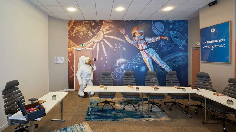 <b>Best Western Plus Paris Saclay Meeting</b>. Images powered by <a href="https://iceportal.shijigroup.com/" title="IcePortal" target="_blank">IcePortal</a>.