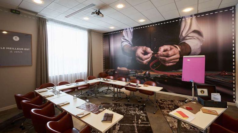 <b>Best Western Plus Paris Saclay Meeting</b>. Images powered by <a href="https://iceportal.shijigroup.com/" title="IcePortal" target="_blank">IcePortal</a>.