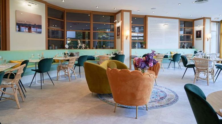 <b>Best Western Plus Paris Saclay Restaurant</b>. Images powered by <a href="https://iceportal.shijigroup.com/" title="IcePortal" target="_blank">IcePortal</a>.