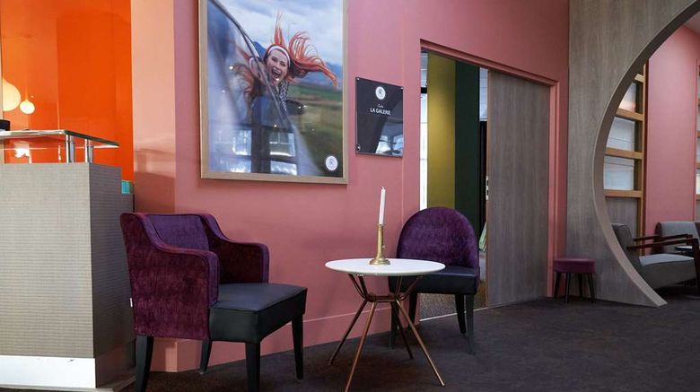 <b>Best Western Plus Paris Saclay Lobby</b>. Images powered by <a href="https://iceportal.shijigroup.com/" title="IcePortal" target="_blank">IcePortal</a>.