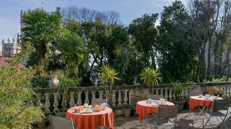 <b>Best Western Hotel Le Guilhem Restaurant</b>. Images powered by <a href="https://iceportal.shijigroup.com/" title="IcePortal" target="_blank">IcePortal</a>.