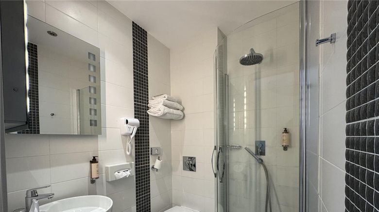 <b>Best Western Blois Chateau Room</b>. Images powered by <a href="https://iceportal.shijigroup.com/" title="IcePortal" target="_blank">IcePortal</a>.