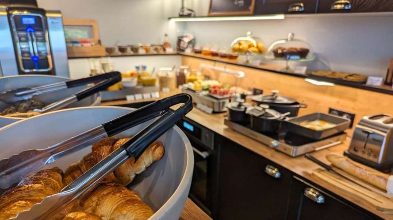 <b>Best Western Hotel Le Montparnasse Restaurant</b>. Images powered by <a href="https://iceportal.shijigroup.com/" title="IcePortal" target="_blank">IcePortal</a>.