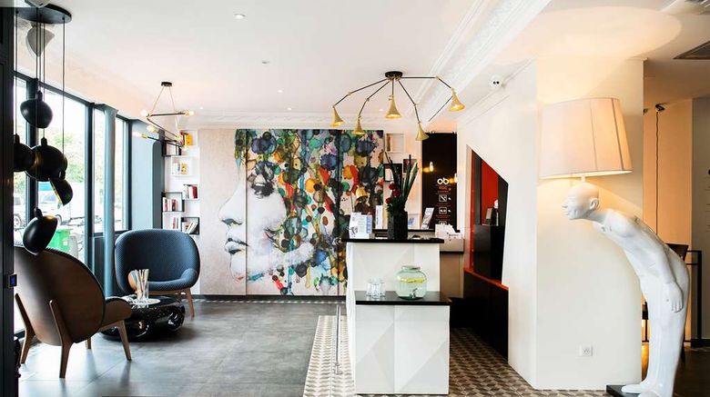 <b>Best Western Plus Opera Batignolles Lobby</b>. Images powered by <a href="https://iceportal.shijigroup.com/" title="IcePortal" target="_blank">IcePortal</a>.