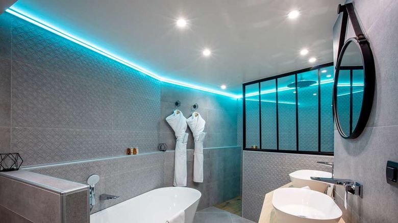 <b>Best Western Plus Opera Batignolles Room</b>. Images powered by <a href="https://iceportal.shijigroup.com/" title="IcePortal" target="_blank">IcePortal</a>.