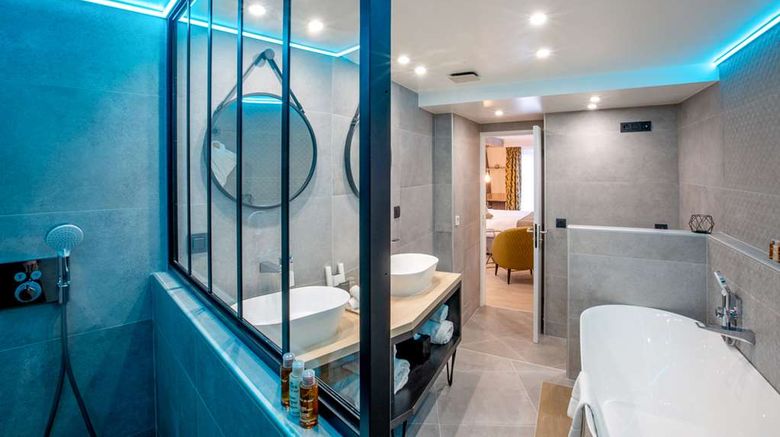 <b>Best Western Plus Opera Batignolles Room</b>. Images powered by <a href="https://iceportal.shijigroup.com/" title="IcePortal" target="_blank">IcePortal</a>.