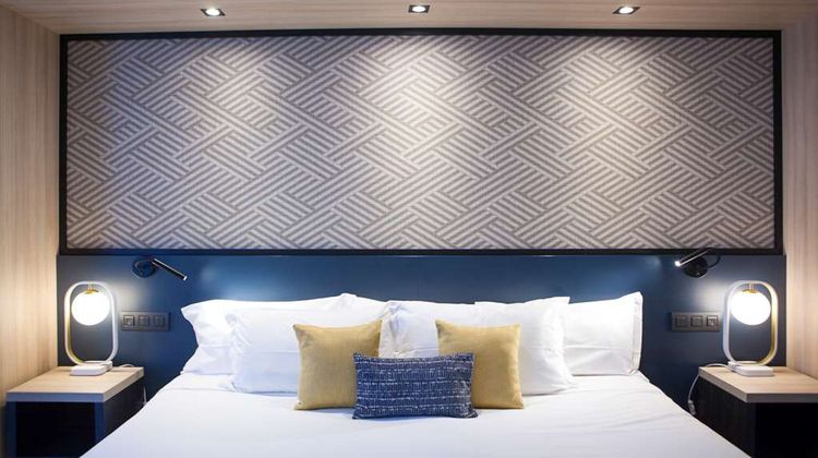 Best Western Plus Opera Batignolles Room