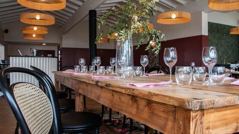 <b>Best Western Saint Etienne Aeroport Restaurant</b>. Images powered by <a href="https://iceportal.shijigroup.com/" title="IcePortal" target="_blank">IcePortal</a>.