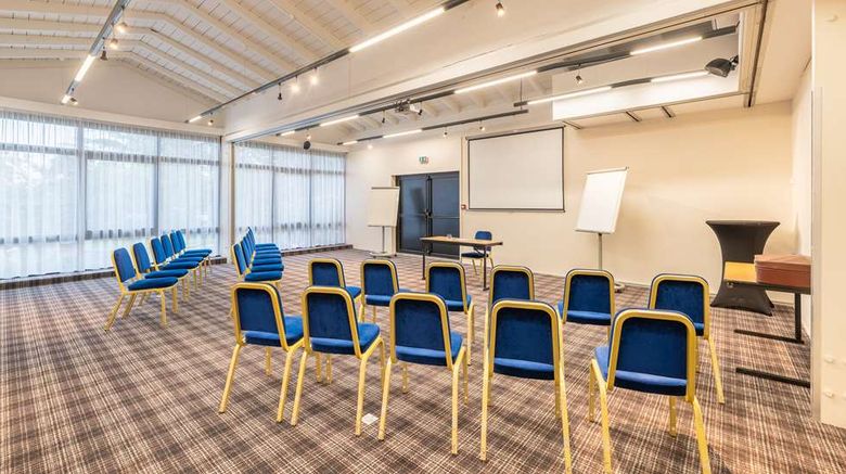 <b>Best Western Saint Etienne Aeroport Meeting</b>. Images powered by <a href="https://iceportal.shijigroup.com/" title="IcePortal" target="_blank">IcePortal</a>.