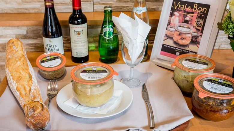 <b>Best Western Hotel Des Voyageurs Restaurant</b>. Images powered by <a href="https://iceportal.shijigroup.com/" title="IcePortal" target="_blank">IcePortal</a>.