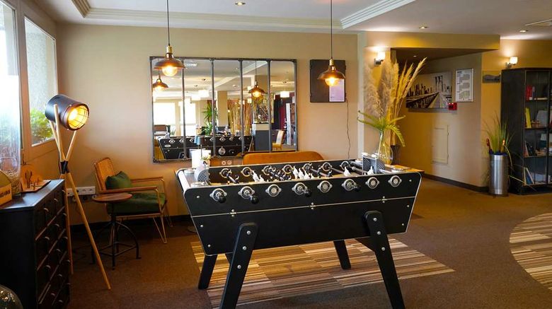<b>Best Western l'Atelier 117 Lobby</b>. Images powered by <a href="https://iceportal.shijigroup.com/" title="IcePortal" target="_blank">IcePortal</a>.