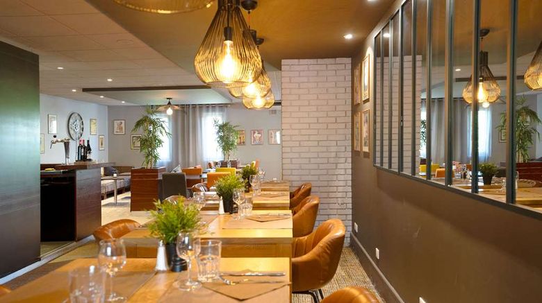 <b>Best Western The Hotel Versailles Restaurant</b>. Images powered by <a href="https://iceportal.shijigroup.com/" title="IcePortal" target="_blank">IcePortal</a>.