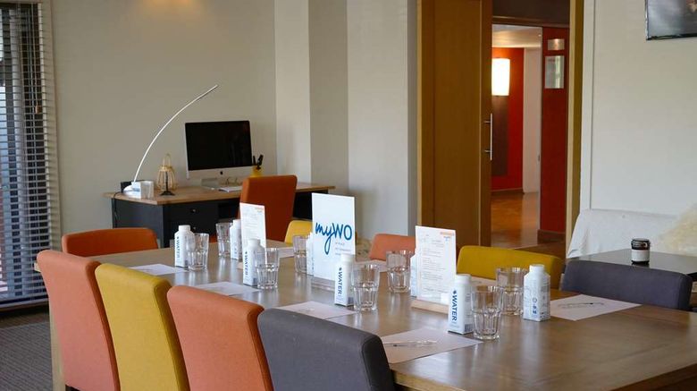 <b>Best Western The Hotel Versailles Lobby</b>. Images powered by <a href="https://iceportal.shijigroup.com/" title="IcePortal" target="_blank">IcePortal</a>.