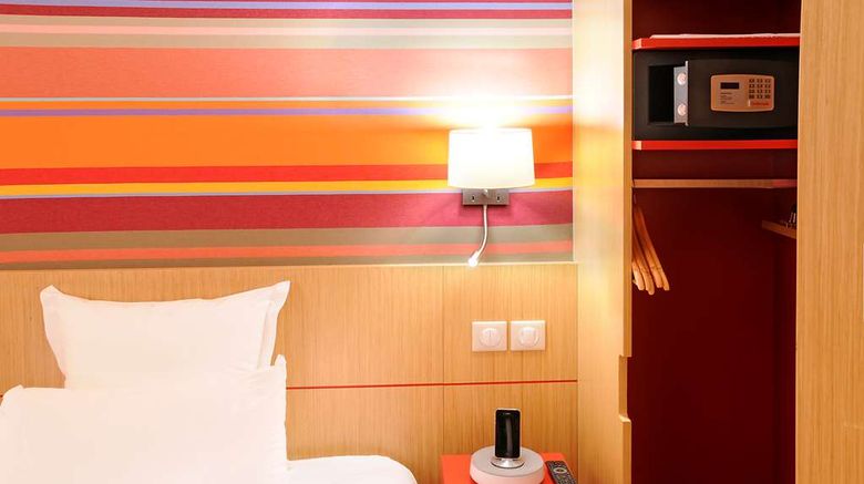 <b>Best Western Hotel Du Mucem Room</b>. Images powered by <a href="https://iceportal.shijigroup.com/" title="IcePortal" target="_blank">IcePortal</a>.