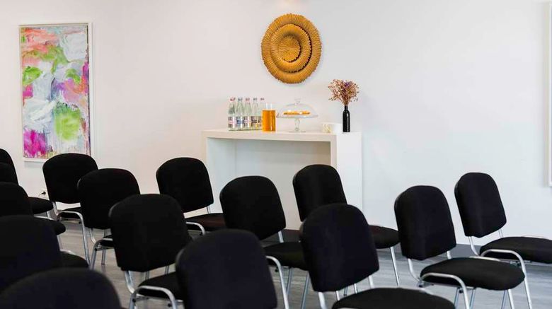 <b>Best Western Hotel de la Cite & Spa Meeting</b>. Images powered by <a href="https://iceportal.shijigroup.com/" title="IcePortal" target="_blank">IcePortal</a>.