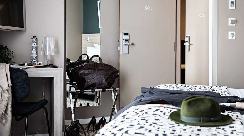 <b>Best Western Paris Porte de Versailles Room</b>. Images powered by <a href="https://iceportal.shijigroup.com/" title="IcePortal" target="_blank">IcePortal</a>.