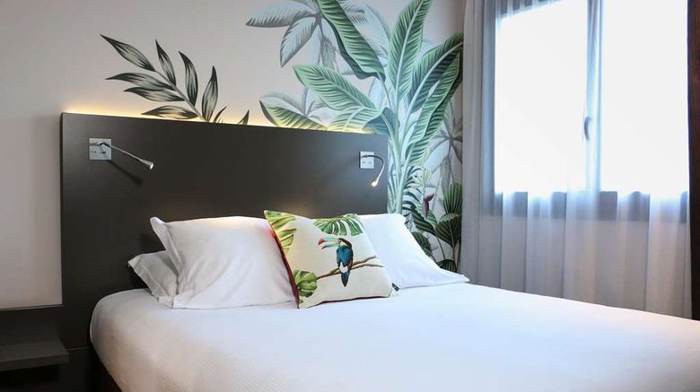 <b>Best Western Plus Hotel de Chassieu Room</b>. Images powered by <a href="https://iceportal.shijigroup.com/" title="IcePortal" target="_blank">IcePortal</a>.
