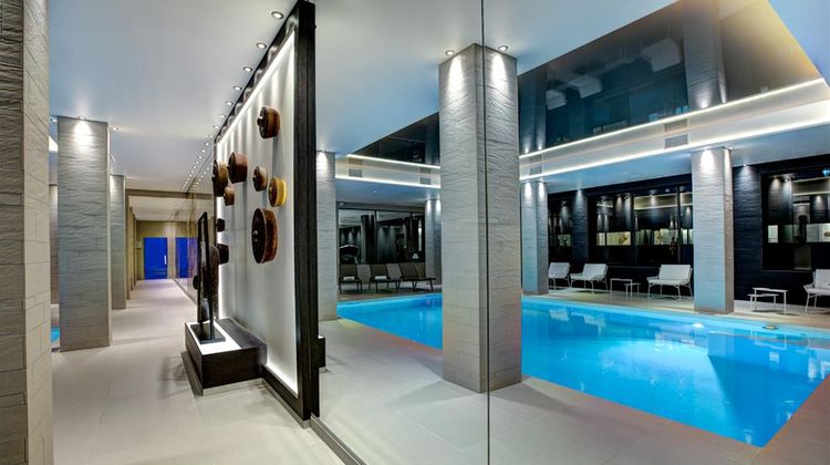 Best Western Plus Hotel de Chassieu Pool