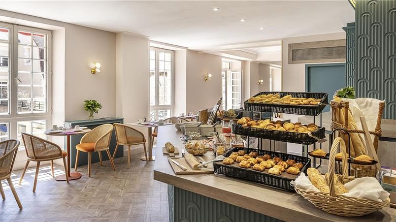 <b>Best Western Poitiers Centre Le Grand Restaurant</b>. Images powered by <a href="https://iceportal.shijigroup.com/" title="IcePortal" target="_blank">IcePortal</a>.