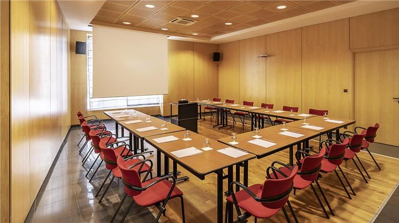 <b>Best Western Poitiers Centre Le Grand Meeting</b>. Images powered by <a href="https://iceportal.shijigroup.com/" title="IcePortal" target="_blank">IcePortal</a>.