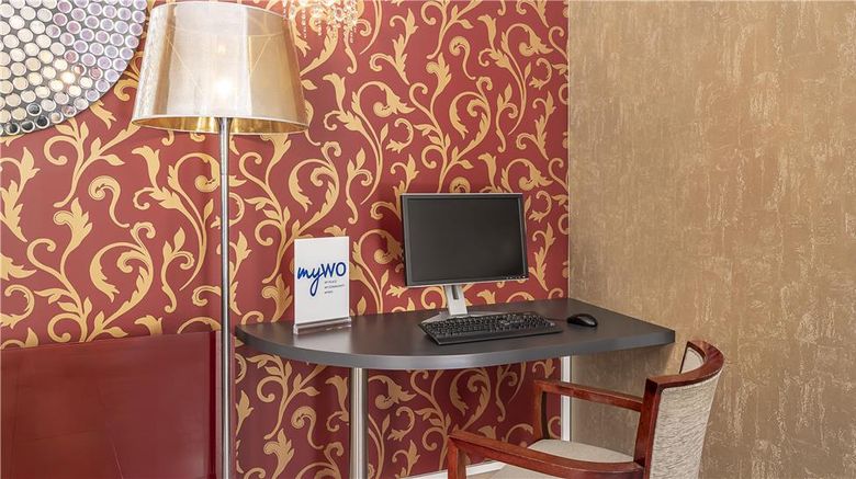 <b>Best Western Poitiers Centre Le Grand Lobby</b>. Images powered by <a href="https://iceportal.shijigroup.com/" title="IcePortal" target="_blank">IcePortal</a>.