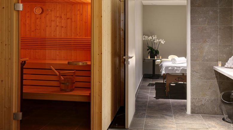 <b>Best Western Plus Paris Meudon Ermitage Spa</b>. Images powered by <a href="https://iceportal.shijigroup.com/" title="IcePortal" target="_blank">IcePortal</a>.