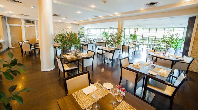 <b>Best Western Plus Palais des Congres Restaurant</b>. Images powered by <a href="https://iceportal.shijigroup.com/" title="IcePortal" target="_blank">IcePortal</a>.
