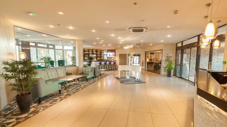 <b>Best Western Plus Palais des Congres Lobby</b>. Images powered by <a href="https://iceportal.shijigroup.com/" title="IcePortal" target="_blank">IcePortal</a>.