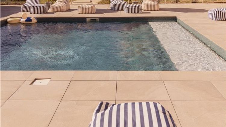 Best Western Plus Le Canard Sur Le Toit Pool